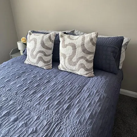 Thirlwell Gardens, River Walks, Free Parking Appartement