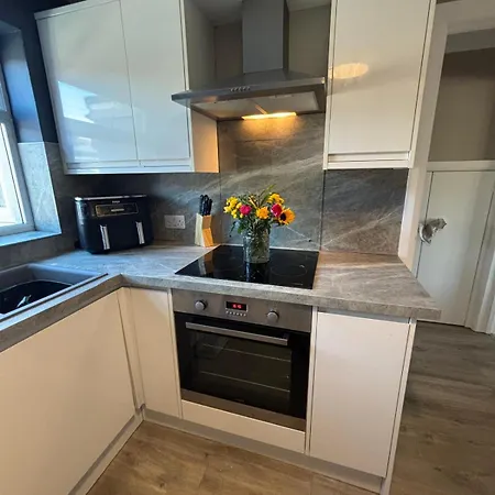 Thirlwell Gardens, River Walks, Free Parking * Carlisle (Cumbria)
