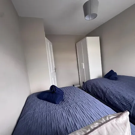 Thirlwell Gardens, River Walks, Free Parking Appartement