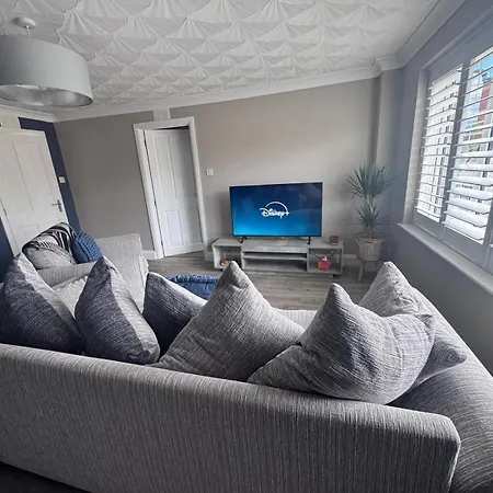 Thirlwell Gardens, River Walks, Free Parking * Carlisle (Cumbria)