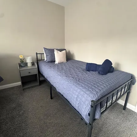 Thirlwell Gardens, River Walks, Free Parking Lejlighed